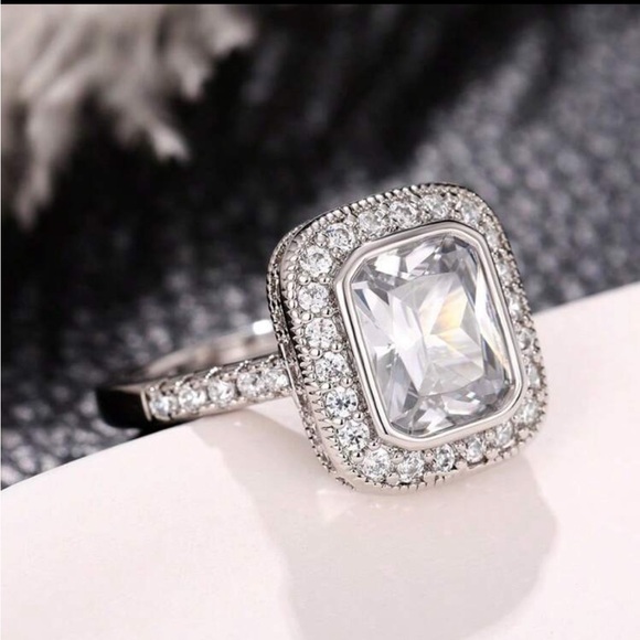 Silver ring - Picture 3 of 3